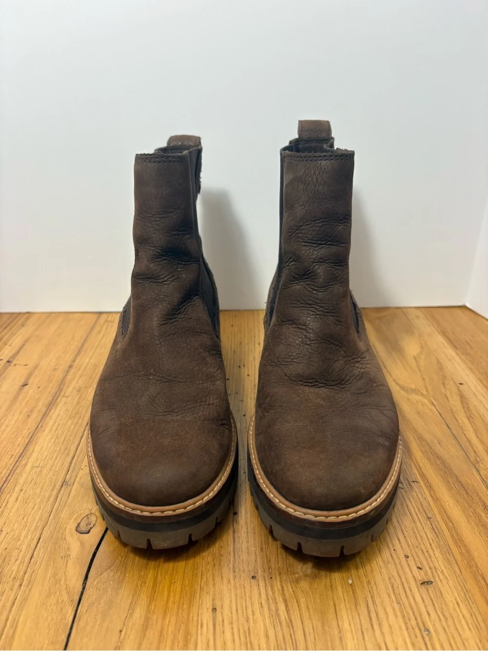Timberland || Courmayeur Valley Chelsea Boot lug sole, side goring, women, Sz 10